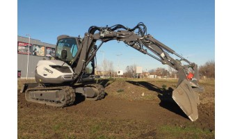Новодоставен Mecalac 6MCR дебютира на първата копка на нов спортен комплекс в Пловдив